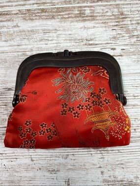 Vintage Hong Kong Red Brocade Kiss Lock Coin Purse Floral Chinoiserie Retro